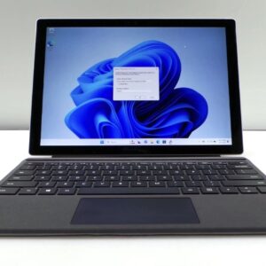 Microsoft Surface Pro 4 12.3 inch - Intel i7-6600U, 8GB RAM, 256GB SSD (bad touchscreen)