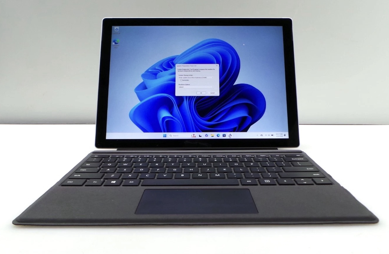 Microsoft Surface Pro 4 12.3 inch - Intel i7-6600U, 8GB RAM, 256GB SSD (bad touchscreen)