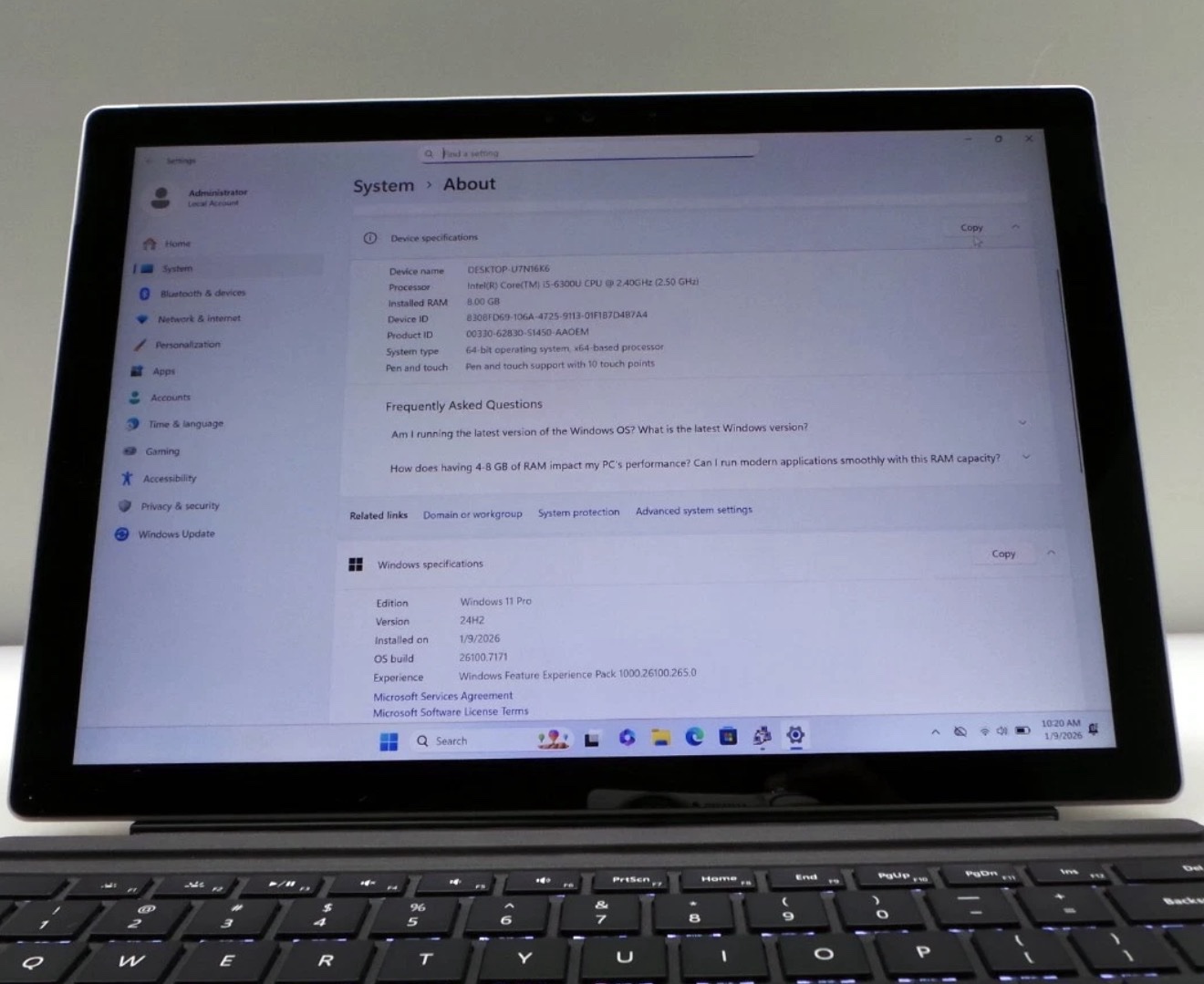 Microsoft Surface Pro 4 12.3 inch - Intel i7-6600U, 8GB RAM, 256GB SSD (bad touchscreen) - Image 3