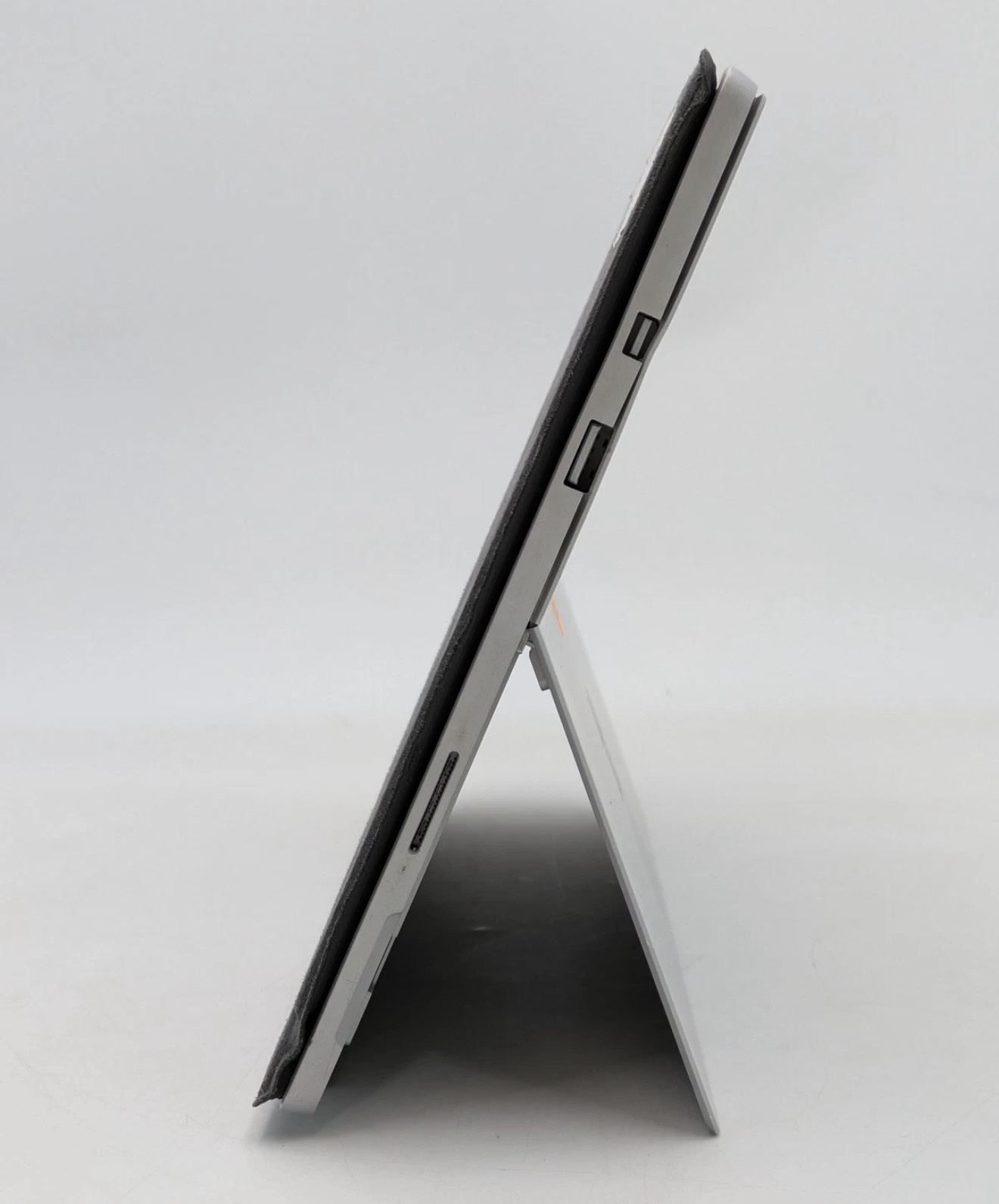 Microsoft Surface Pro 5 1769 12.3 inch - Intel Core i5-7300U, 4GB RAM, 128GB SSD - Image 5