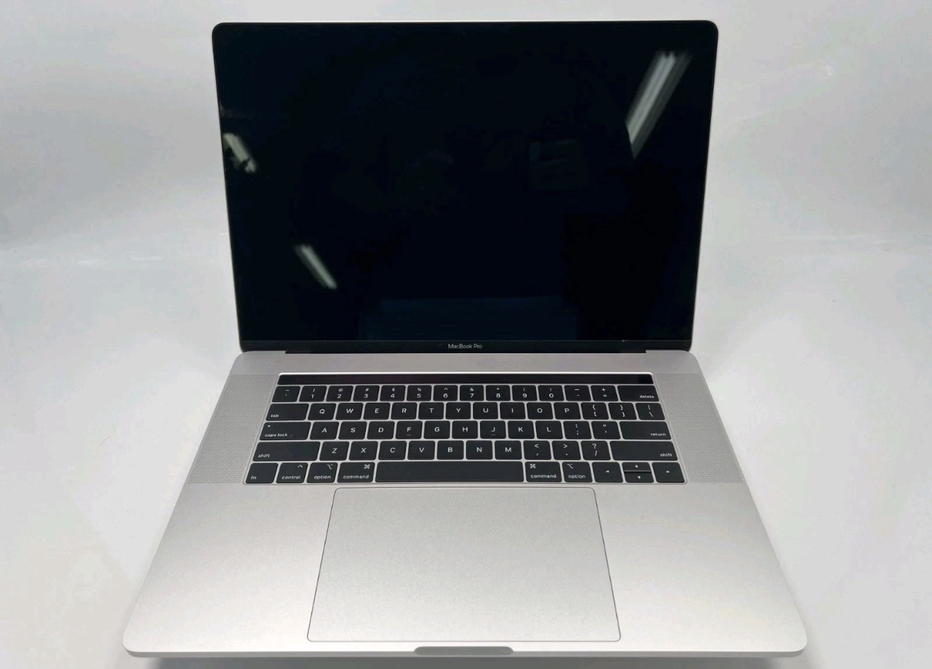 Apple MacBook Pro Laptop - 2.20 GHz i7-8750H 16GB 256GB SSD - A1990 2018 15" inch (Used) - Image 2