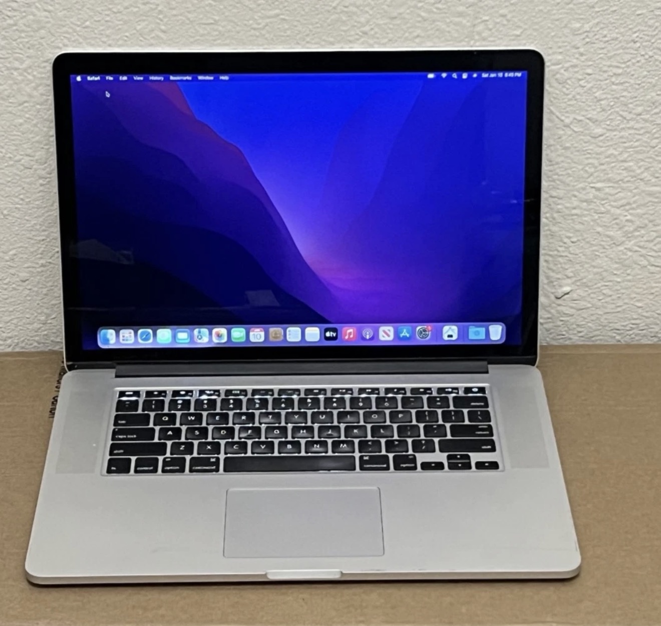 Apple Macbook Pro 15" Mid 2015 Retina, Core i7 2.2GHz 16GB, 256GB SSD, OSX Monterey
