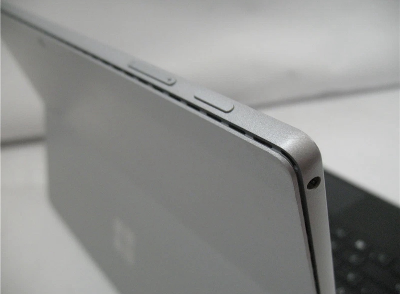 Microsoft Surface Pro 5 Wi-Fi Only 1796 i7-7660U/8GB/256GB Tablet (Optional added) - Image 5