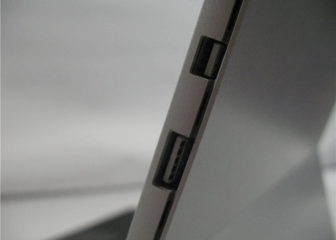 Microsoft Surface Pro 5 Wi-Fi Only 1796 i5-7300/8GB/256GB Tablet (Optional added) - Image 6