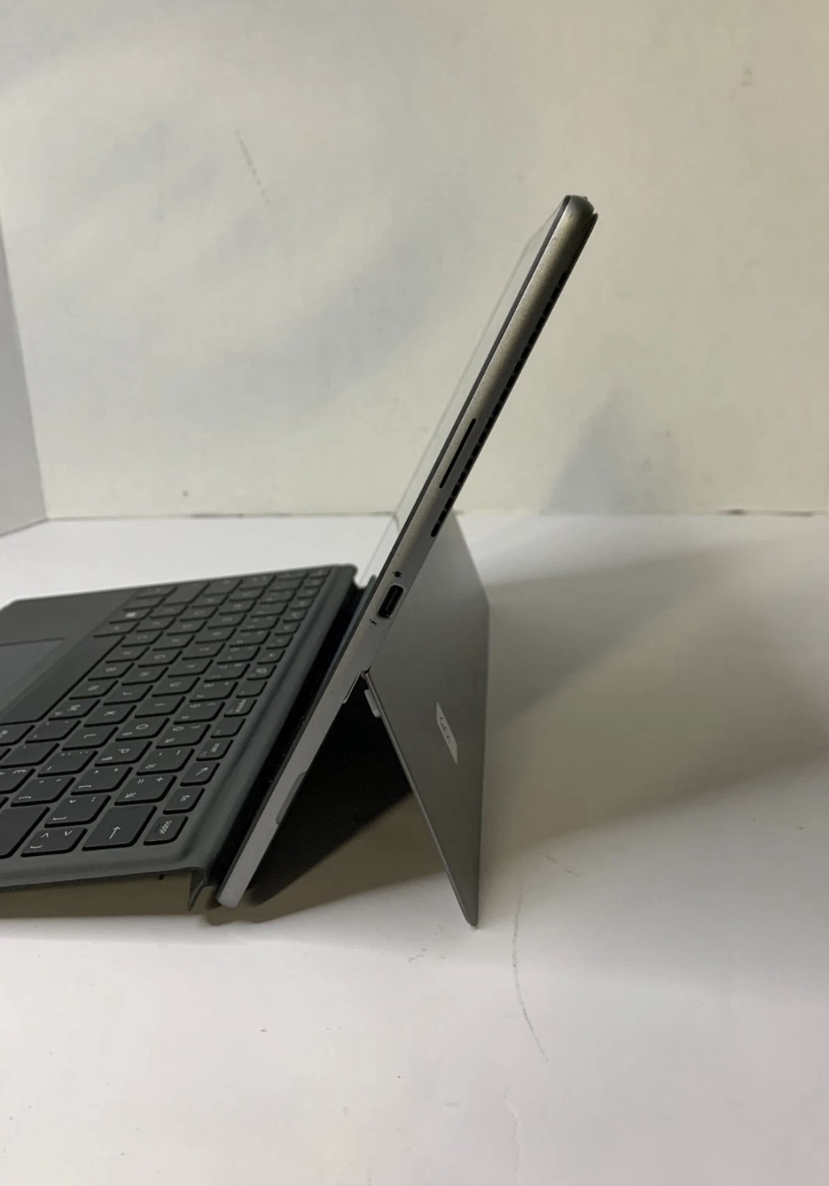 Dell Latitude 7320 2-in-1 14” Touchscreen Laptop – Intel i5 11th Gen | 8GB RAM | 256GB SSD | Windows (Used) - Image 3