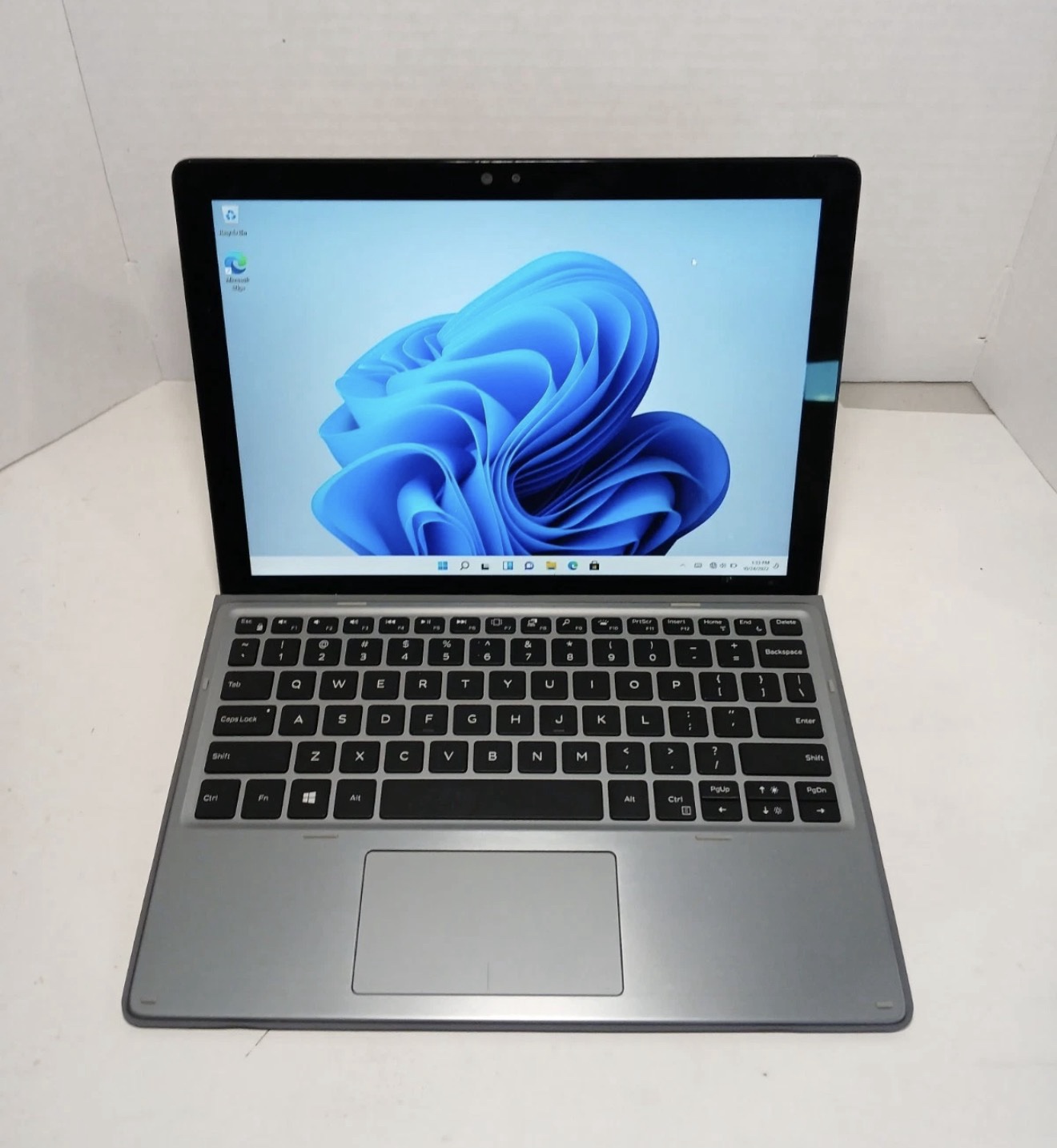 Dell Latitude 7210 2-in-1 Tablet / Laptop - Intel Core i7-1061U, 16GB RAM, 512GB SSD - Image 4
