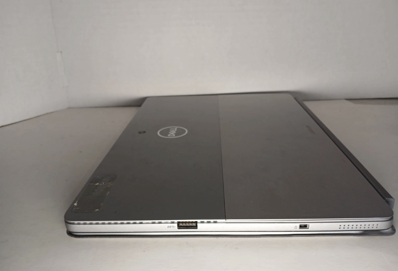 Dell Latitude 7210 2-in-1 Tablet / Laptop - Intel Core i7-1061U, 16GB RAM, 512GB SSD - Image 7