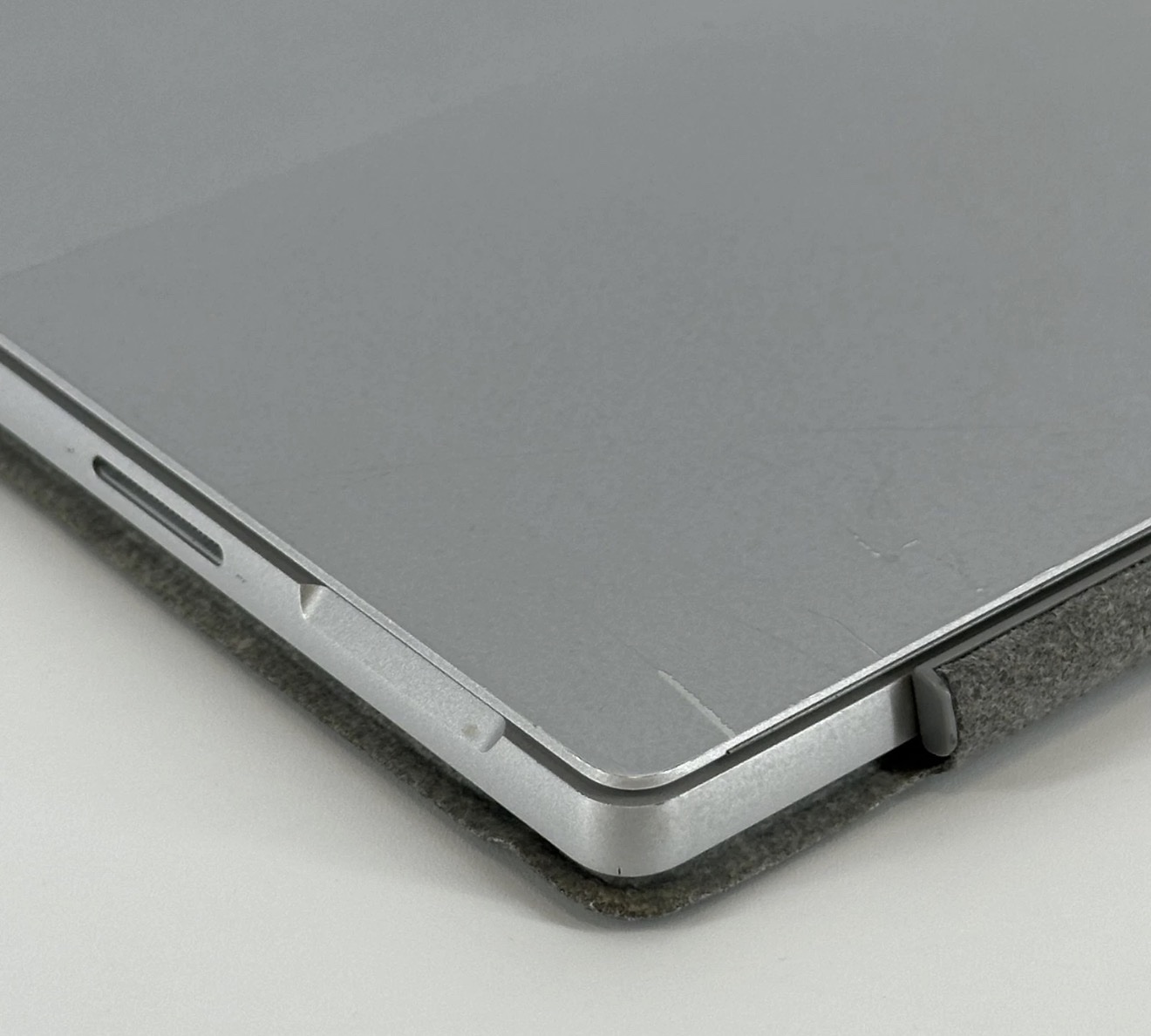 Microsoft Surface Pro 5 LTE 12.3 inch - Intel i5-7300U, 8GB RAM, 256GB SSD (Grey kB) - Image 3