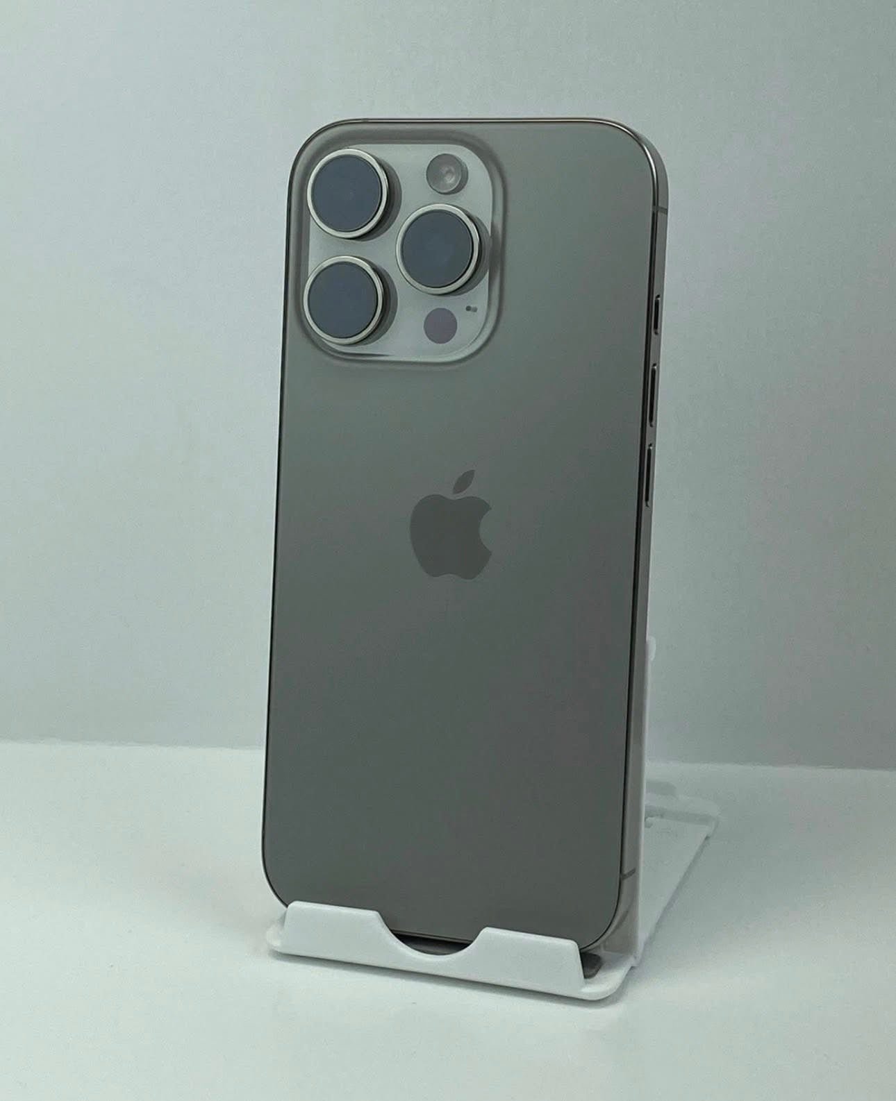 Open-Box Apple iPhone 15 Pro Max - 256 GB - Natural Titanium (Unlocked) - Image 3
