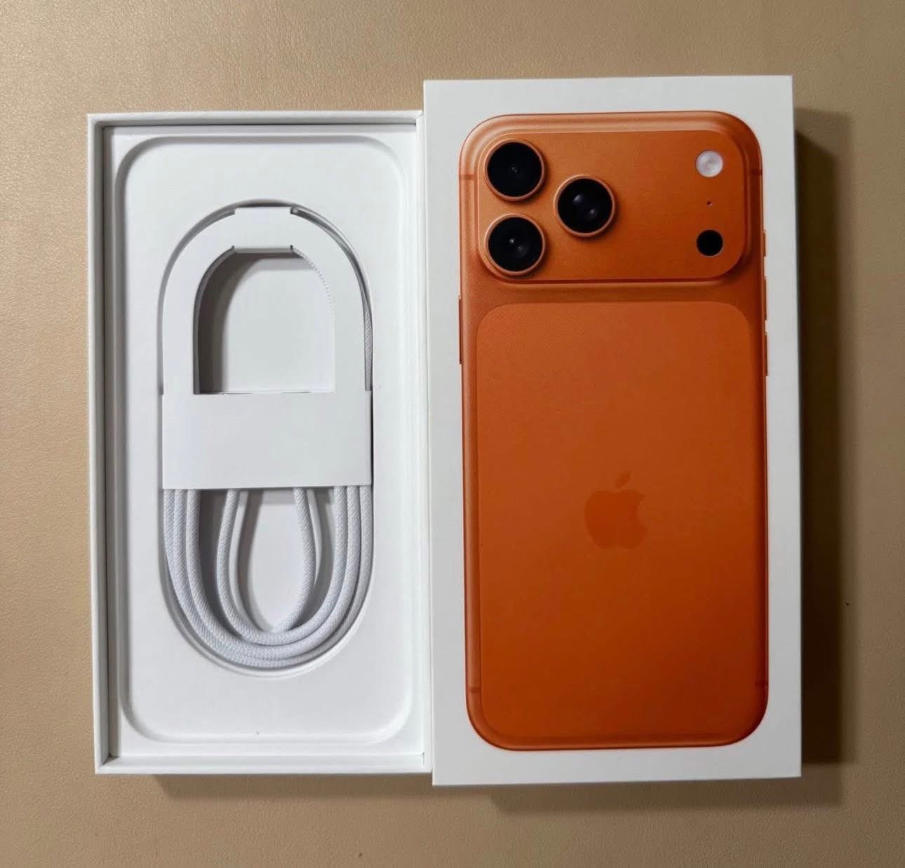 Open-Box iPhone 17 Pro Max 256GB Orange eSIM Unlocked - Image 3