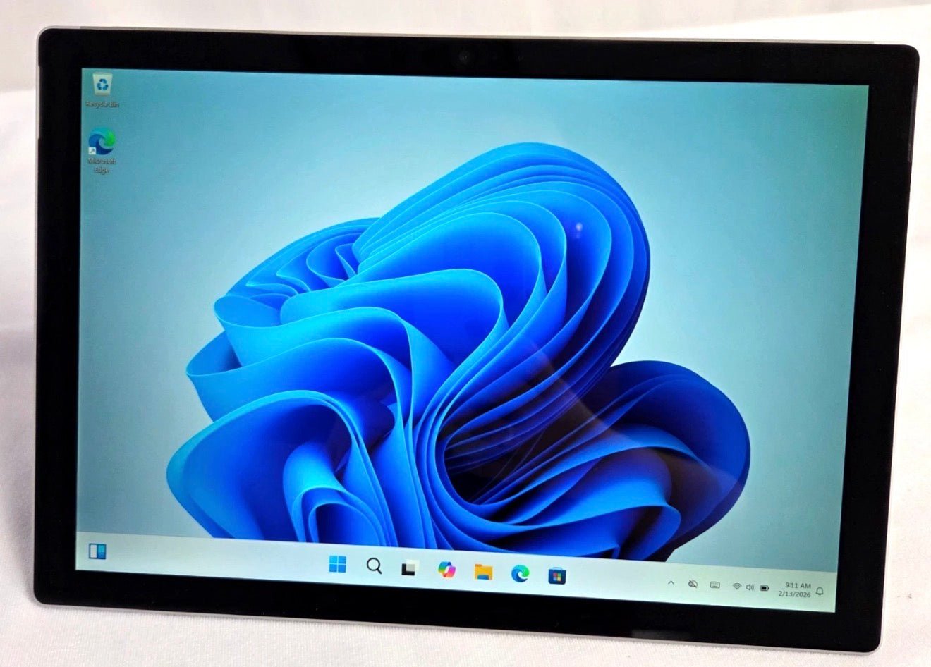 Pre-owned Microsoft Surface Pro 6 12.3 inch touchscreen- Intel Core i5-8250U, 8GB RAM, 256GB SSD, Win11 - Image 4