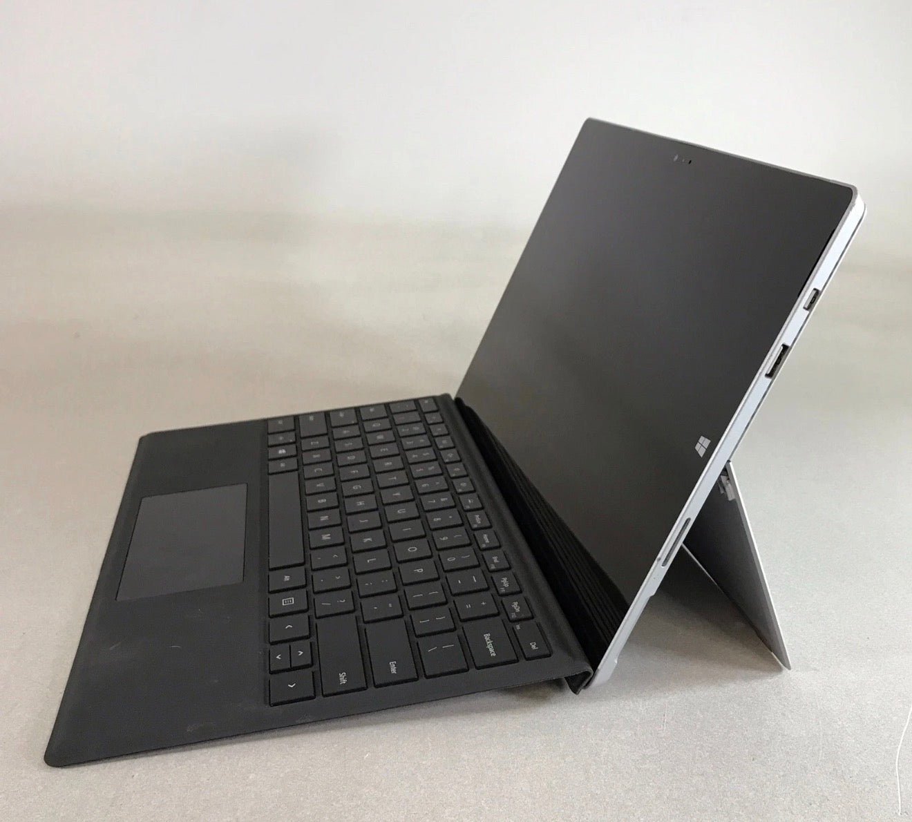 Pre-owned Microsoft Surface Pro 3 Intel i3-4020Y 4GB RAM 64 GB SSD Win 10 Pro - Image 5