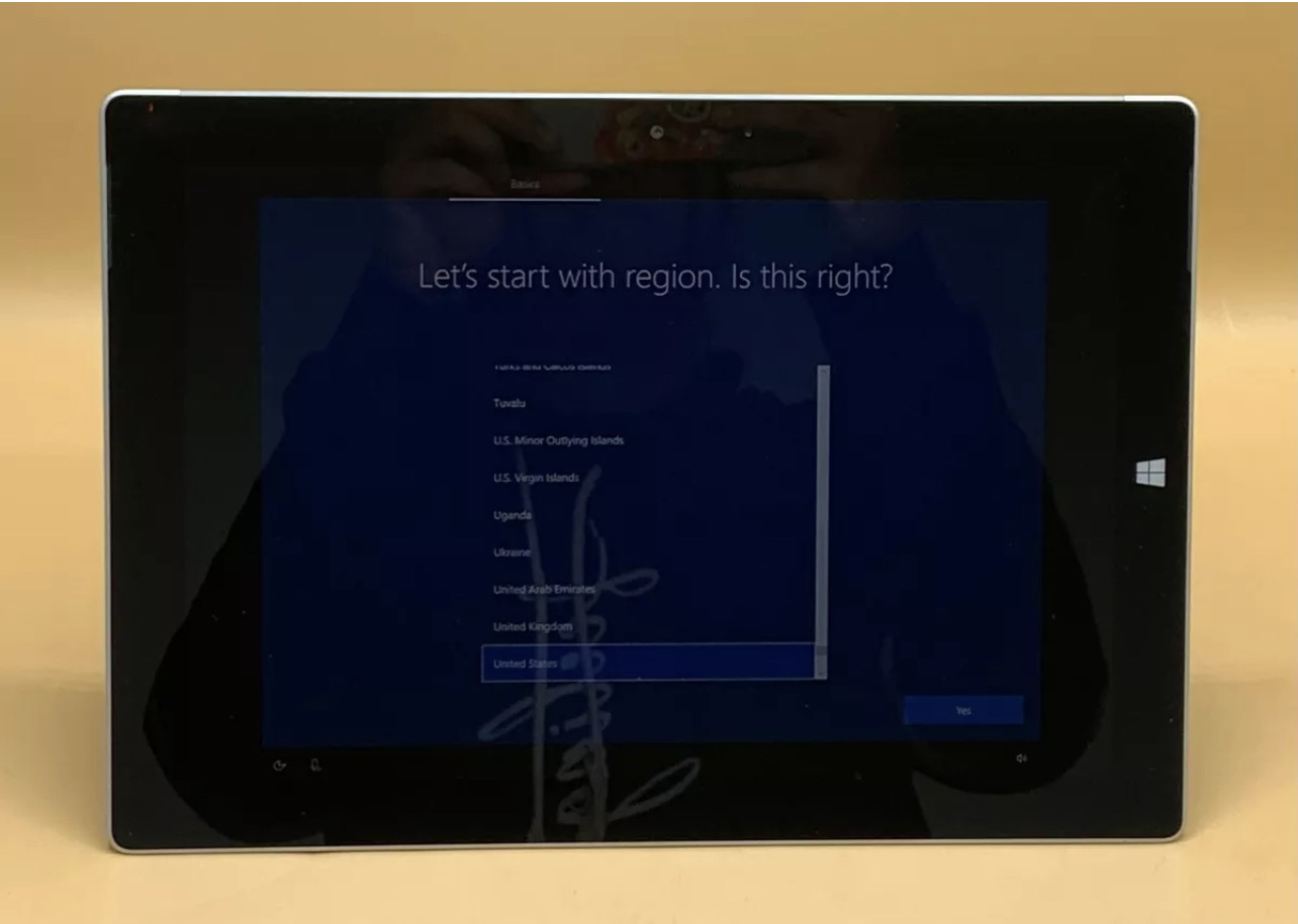 Microsoft Surface 3 - Intel Atom X7 1.60GHz 4GB 64GB SSD Windows 10 - Image 2