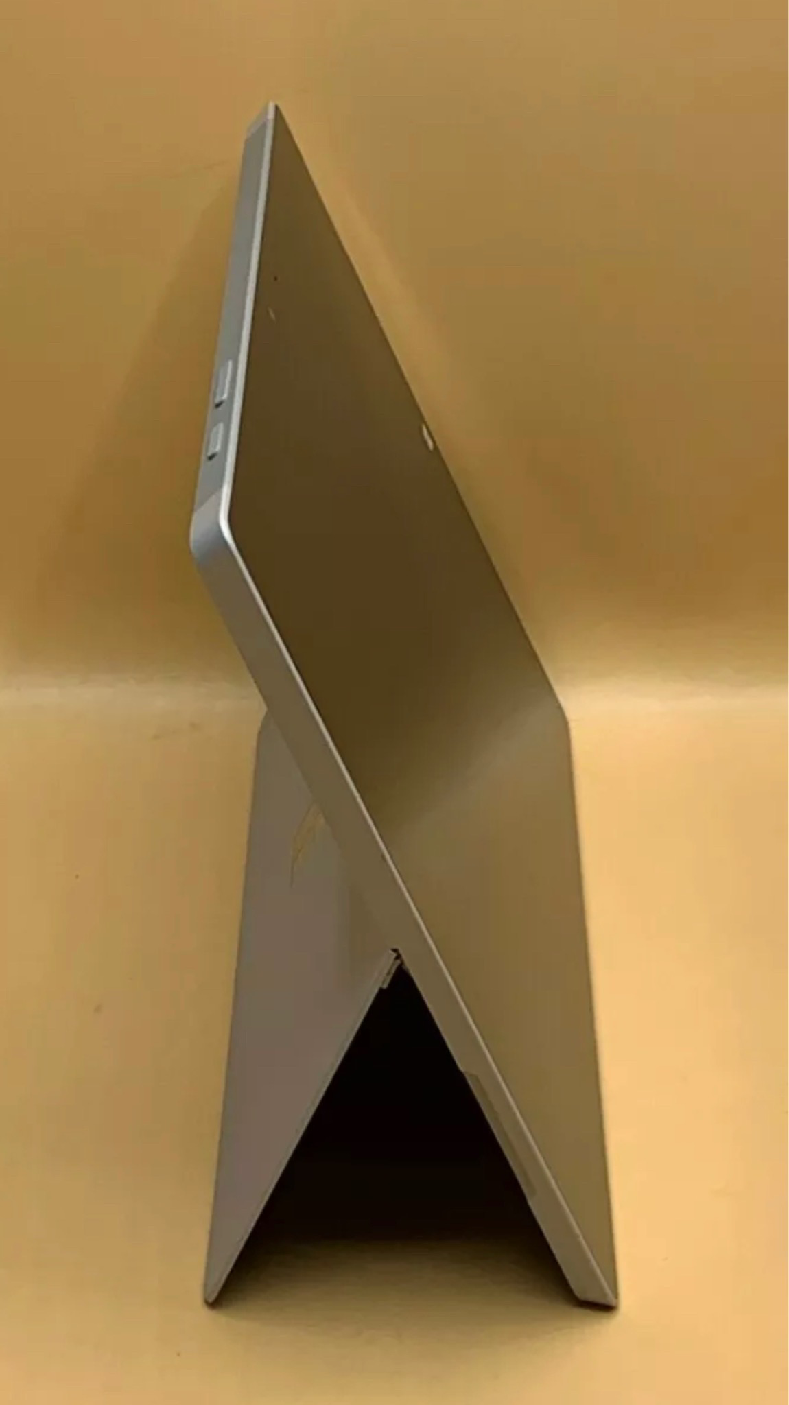 Microsoft Surface 3 - Intel Atom X7 1.60GHz 4GB 64GB SSD Windows 10 - Image 4