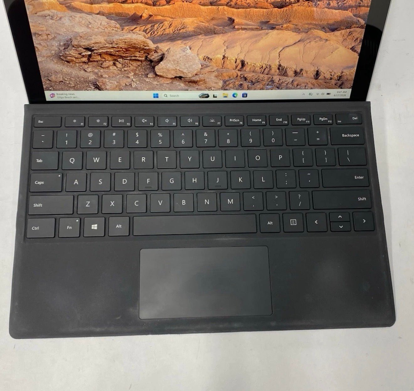 Pre-owned Microsoft Surface Pro 5 12.3 inch Touchscreen- Intel i5-7300U, 8GB RAM, 256GB SSD, Fair condition - Image 2