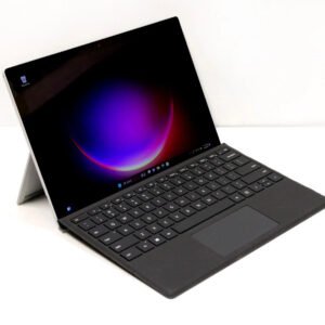 Pre-owned Microsoft Surface Pro 5 12.3 inch - Intel Core i5-7300U, 4GB RAM, 128GB SSD, Windows 11 with keyboard