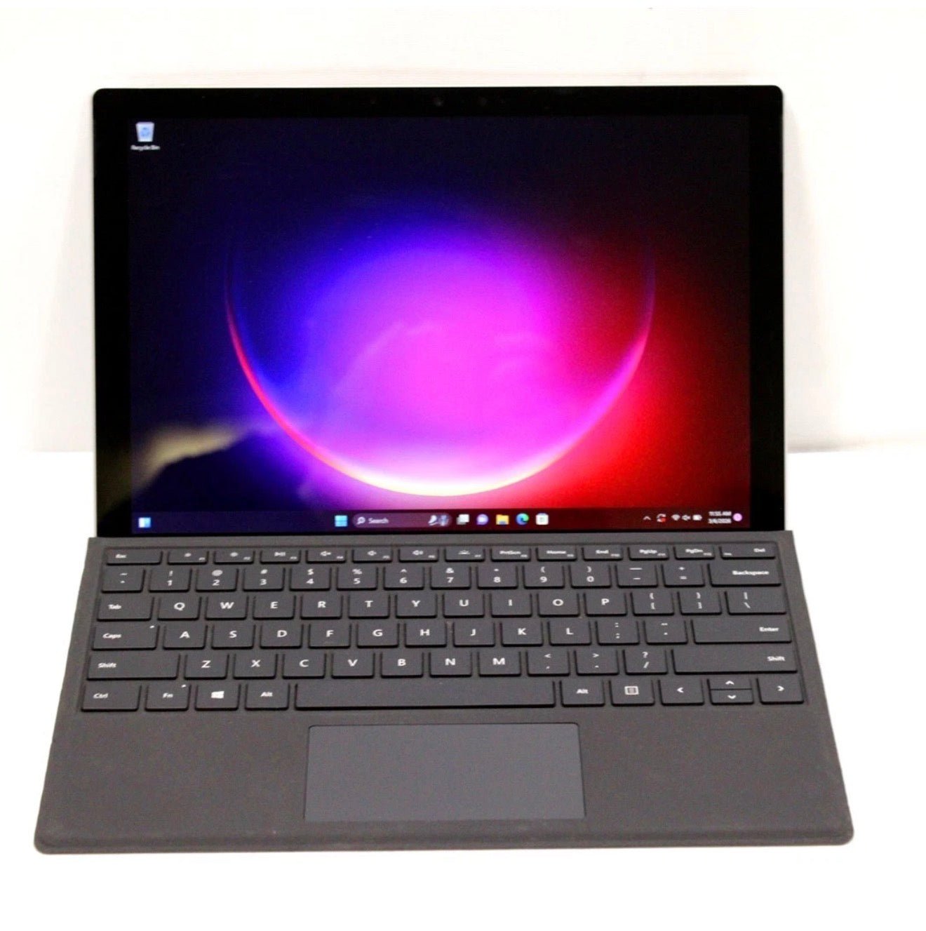 Pre-owned Microsoft Surface Pro 5 12.3 inch - Intel Core i5-7300U, 4GB RAM, 128GB SSD, Windows 11 with keyboard - Image 2