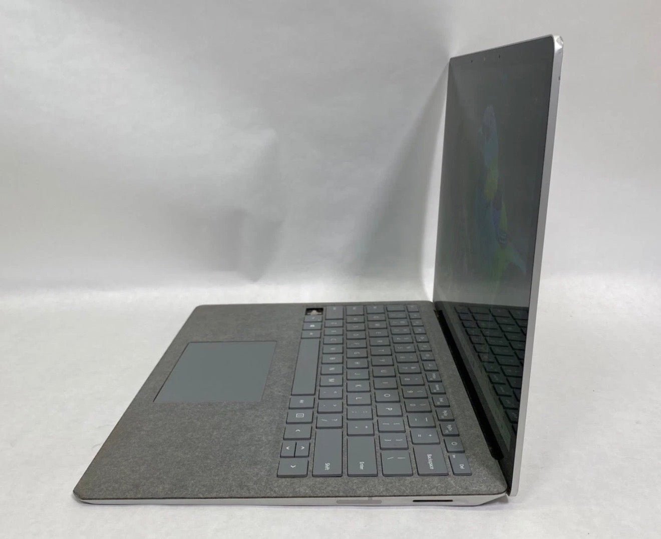 Microsoft Surface Laptop 1796 1st Gen - Intel i5-7300U, 8GB RAM, 128GB SSD (Missing key) - Image 4