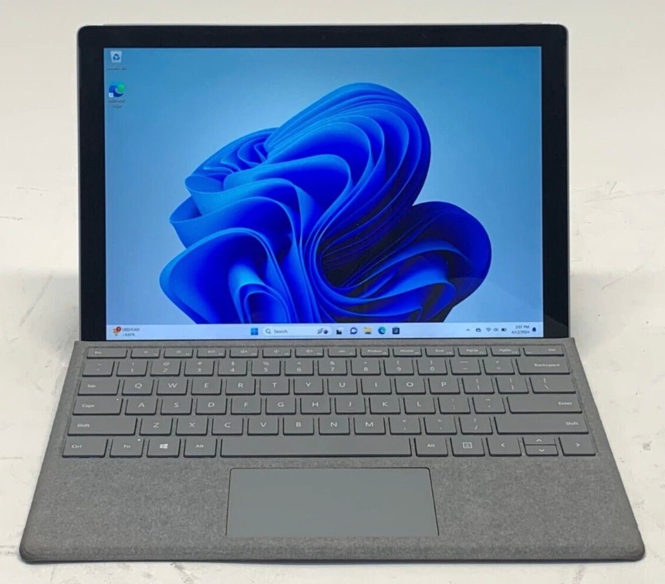 Pre-owned Microsoft Surface Pro 6 12.3 inch - Intel Core i5-8350U, 8GB RAM, 256GB SSD with keyboard - Image 3